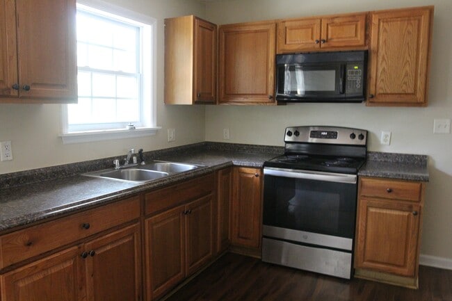 Photo - 1403 Greenbrier Ct