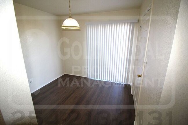 Photo - 2807 Leroy Cir