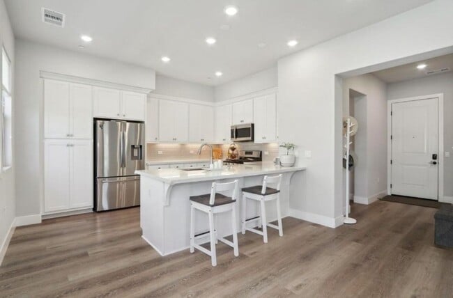 Photo - Beautiful 2 bedroom/2.5 bath unit at the Cannery available July 25th