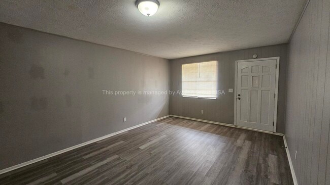 Photo - 9504 Evesham Rd