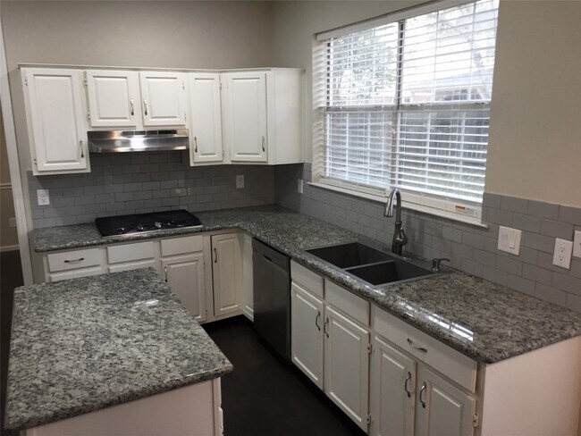 Photo - 2002 Summerall Ct