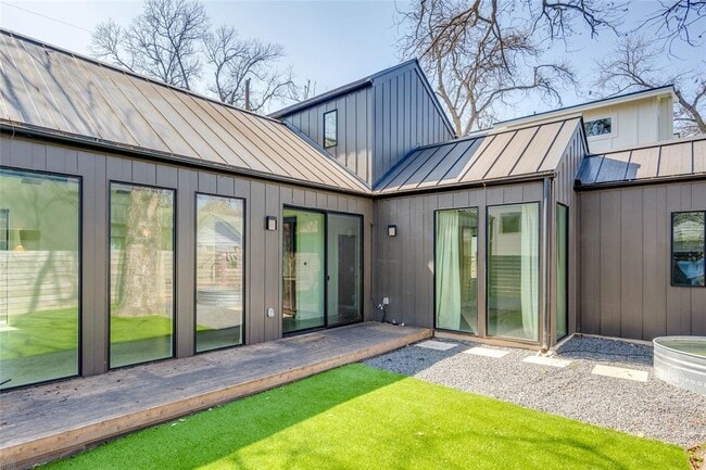 Building Photo - 2615 Willow St