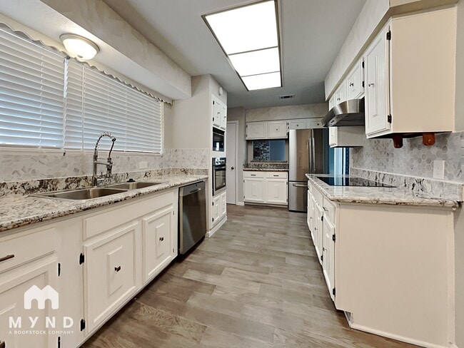 Photo - 15803 Mill Point Dr