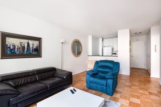 Photo - 271 W 47th St Apartamento Unidad 17E