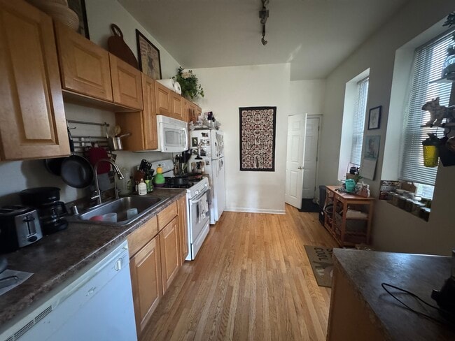 Photo - 385 E Becher St Casa Adosada