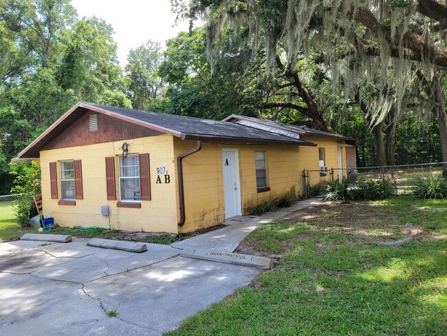 Building Photo - 1 BEDROOM 1 BATH SUITE Rental