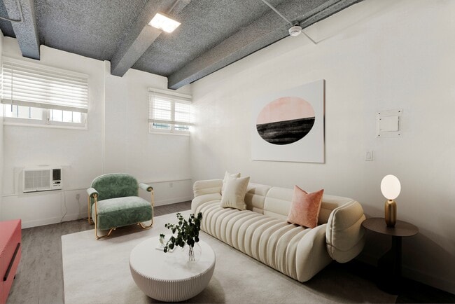 Photo - Edwards Apartments