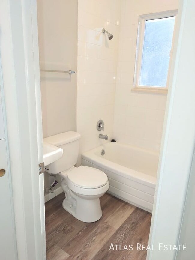 Photo - 958 W Moreno Ave