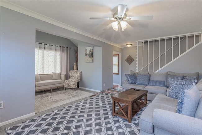 Photo - 359 Bleacker Rd