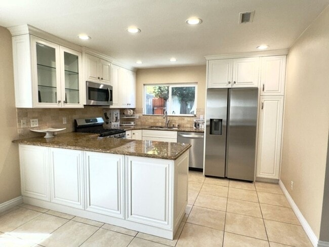 Photo - 2512 Santa Ana Ave