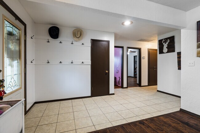 Photo - 1 Mountain View Dr