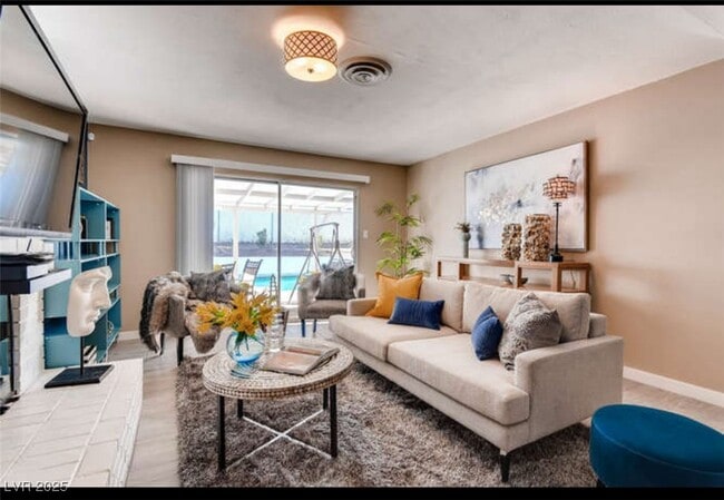 Building Photo - 4255 Hazelcrest Dr Rental