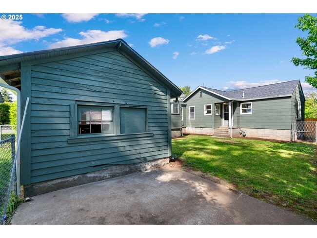 Building Photo - 5324 SE Flavel St Rental