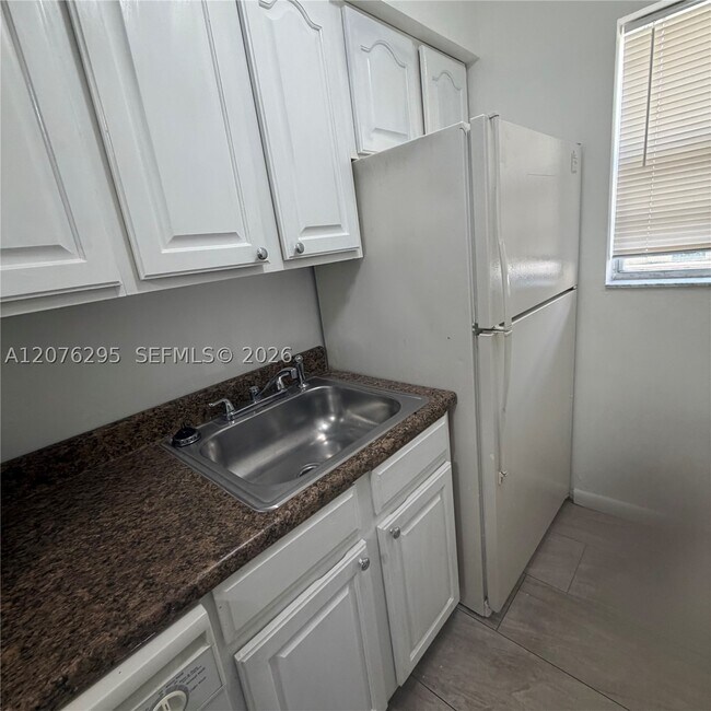 Photo - 10905 N Kendall Dr Unit 410