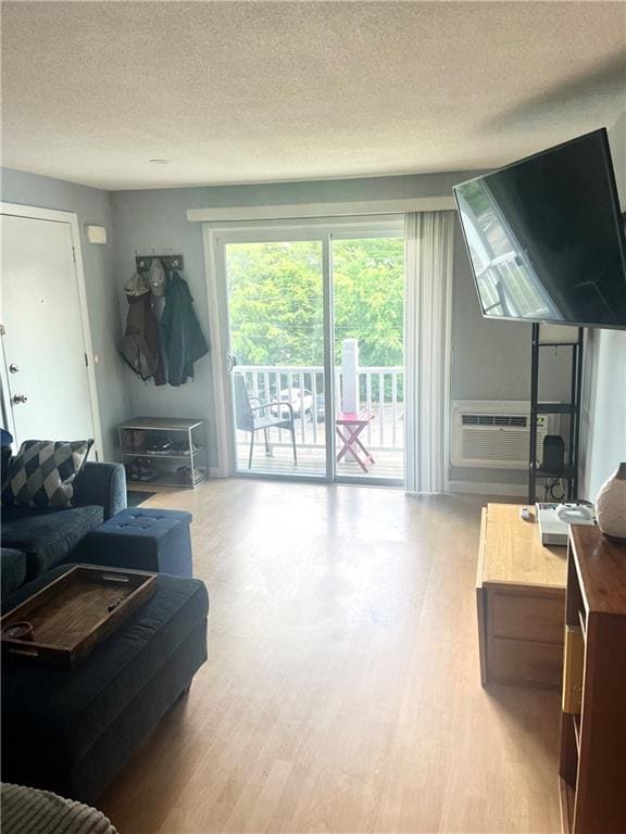 Photo - 494 Putnam Pike