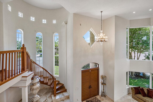 Photo - 66 Harbour Dr N