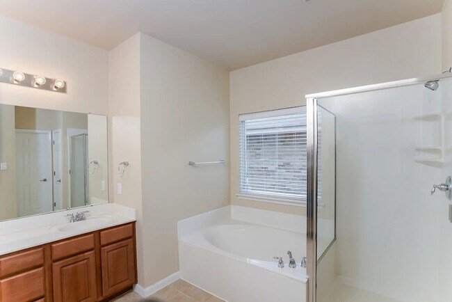 Photo - 8410 Western Way