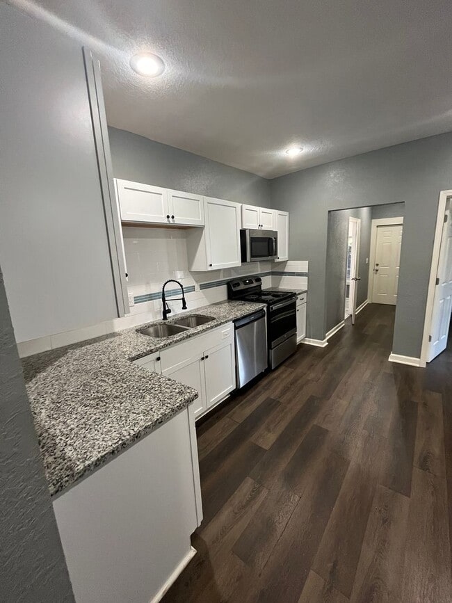 Photo - 4119 Oak St Apartment Unit A