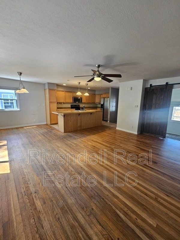 Photo - 2279 Kendall St
