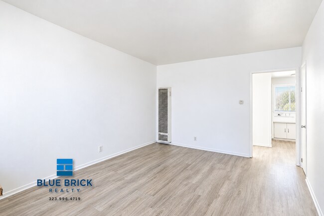 Photo - 7117 Fulton Ave Unit 2