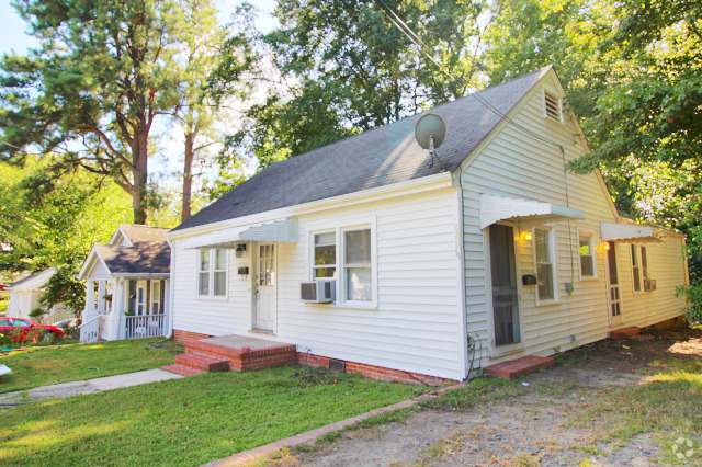 Building Photo - Cozy Duplex Apartment well located in Wall...