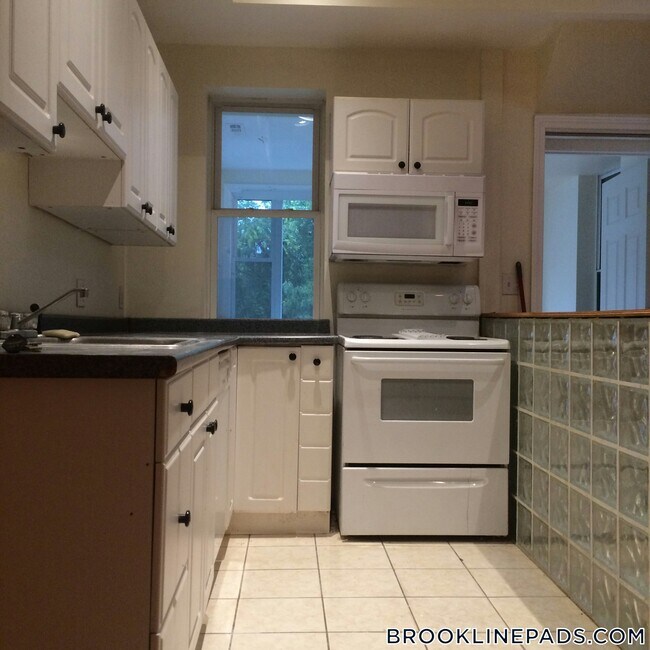 Photo - 1801 Beacon St Unidad 8
