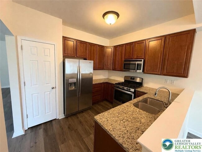 Photo - 5133 Dogwood Trail