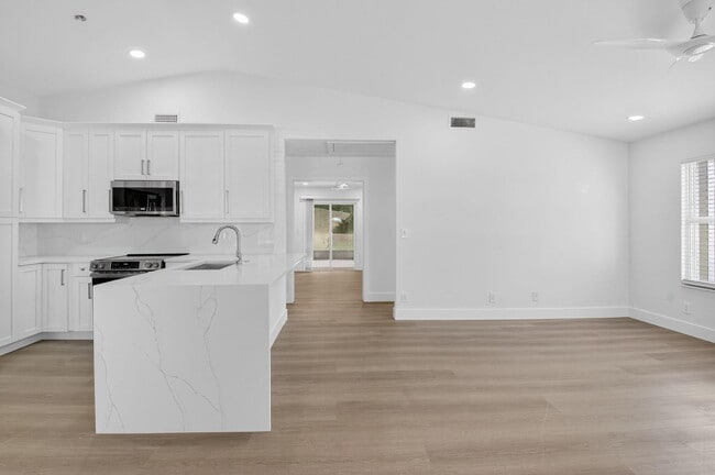 Photo - 5047 Brian Blvd