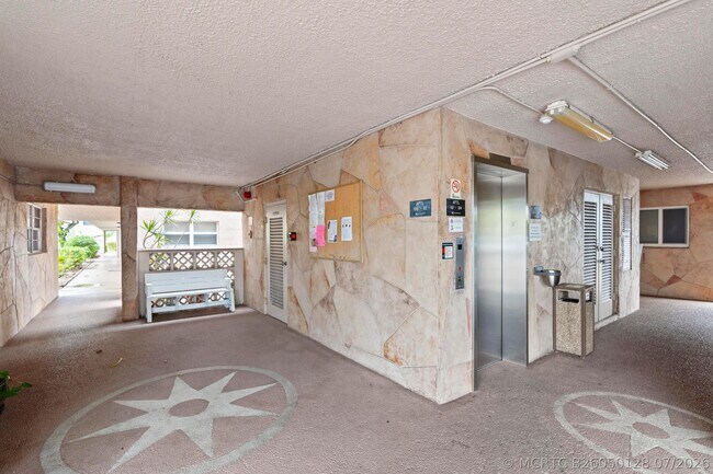 2615 NE 1st Ct Unit 403