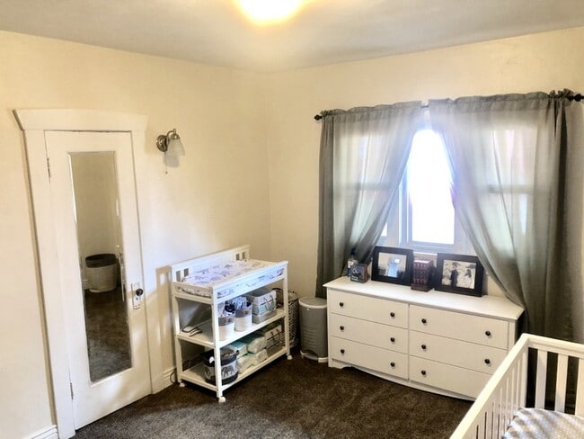 Photo - 471 E 300 S