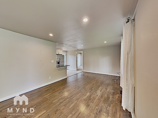 Photo - 30548 5th Ave SW