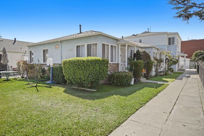 2 bedroom| 1 bathroom - 2 bedroom| 1 bathroom