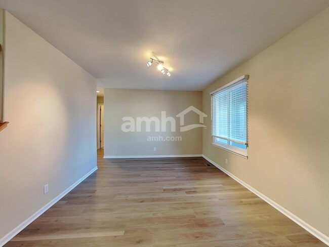 Photo - 3104 E 108th Dr