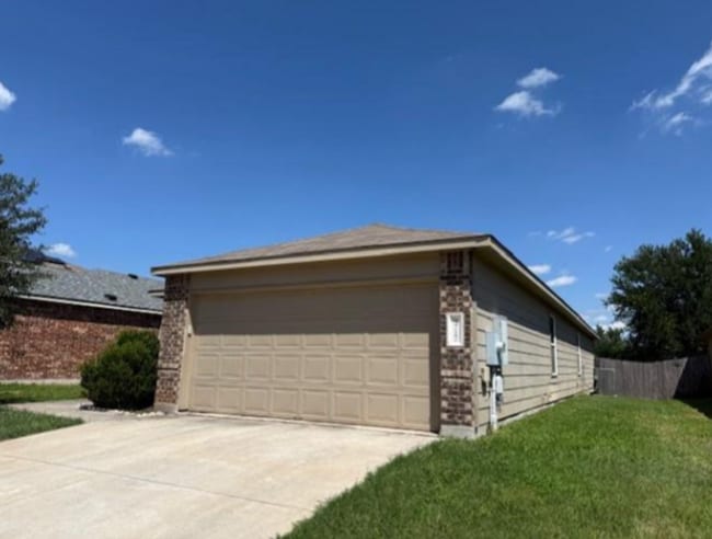 Photo - 5717 Levenwood Ln