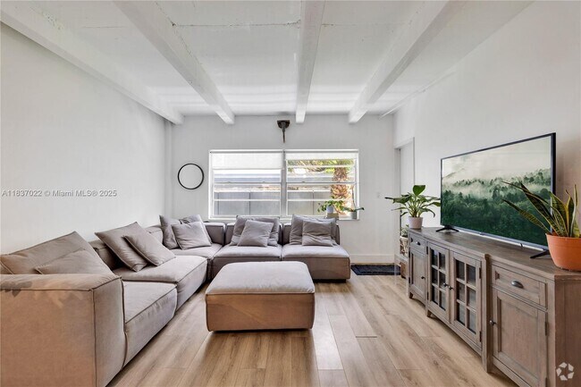 Building Photo - 325 Ocean Dr Unit 206 Rental