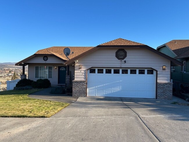 Building Photo - Short term Furnished Home