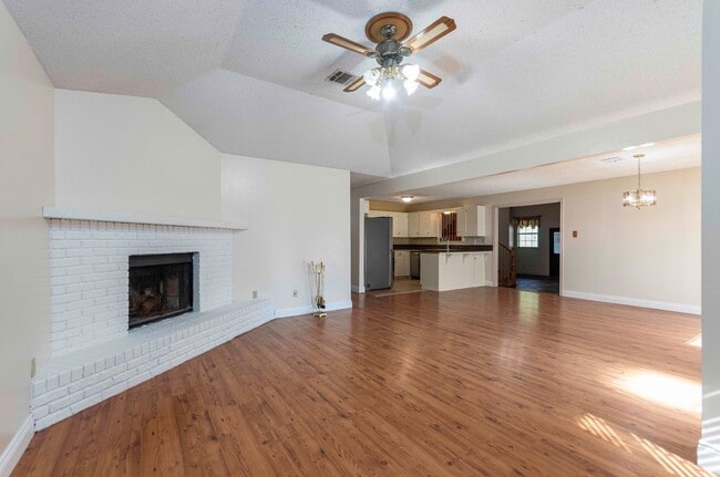 Photo - 4 bedrooms, 3 1/2 baths
