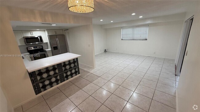 Building Photo - 2611 NW 47th Ln Rental