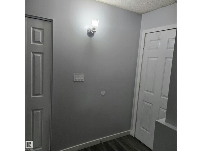 Photo - 2613-105A 105a St NW