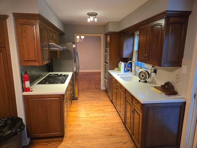 Photo - 2S663 Ave Normandy E