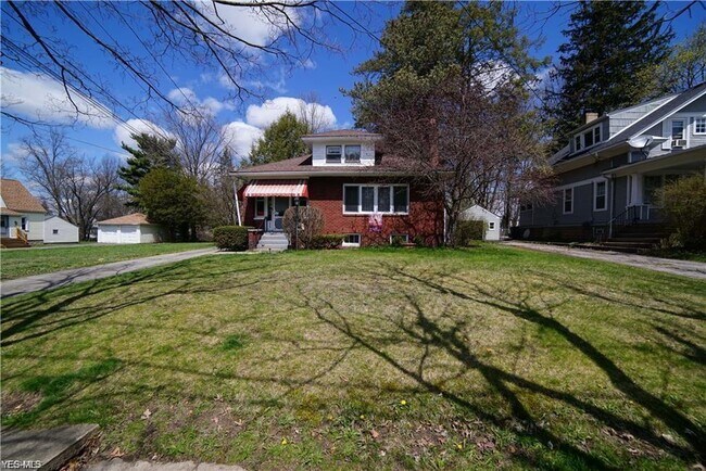 Photo - 154 Hollywood Ave