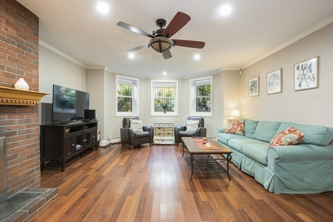 Photo - 270 Beacon St Unidad A