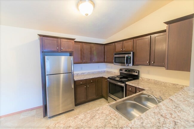 Lakeside Estates Apartments