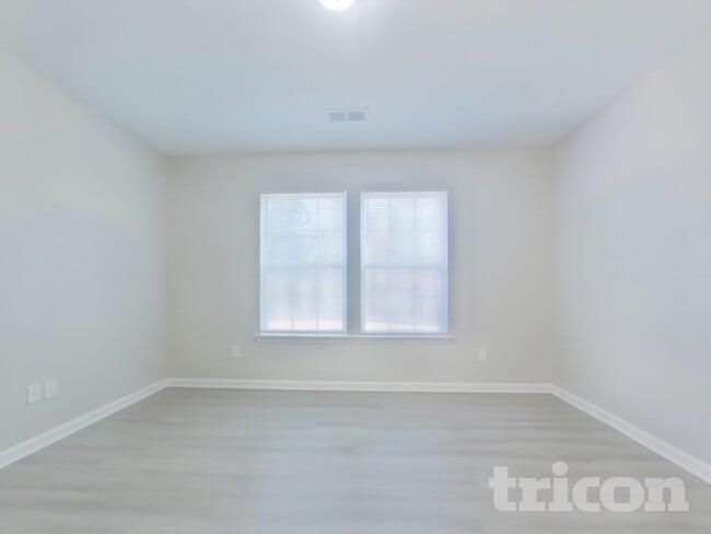 Photo - 344 Longfellows Ln