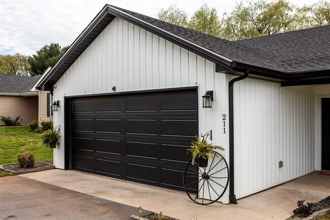 Photo - Victoria Way