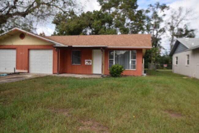 Photo - 2 Bedroom 1 Bath Duplex with a one car gar...