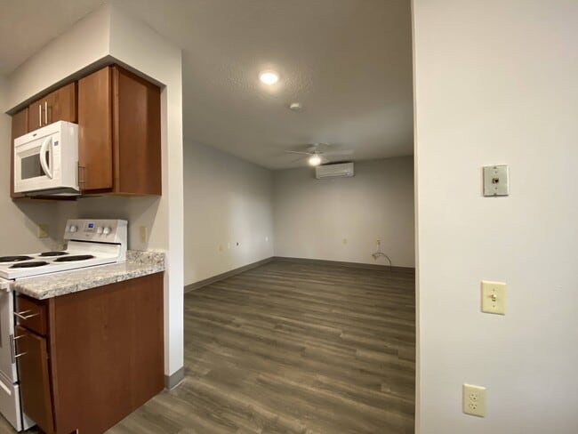 Photo - Spencer Manor Apartments