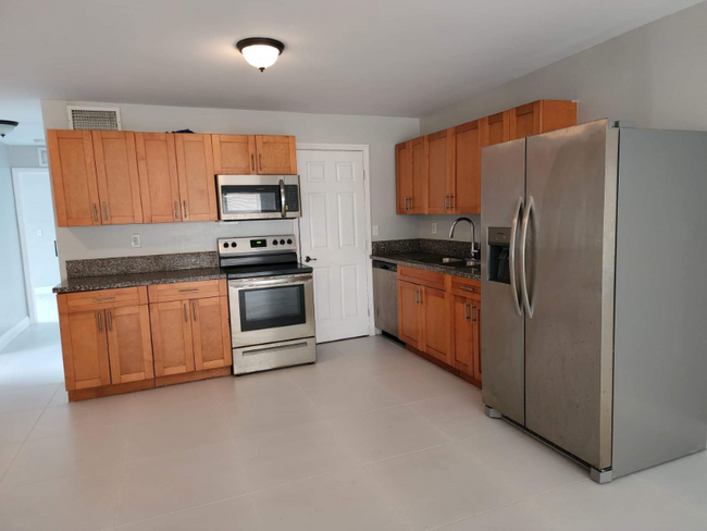 Photo - 5640-5648 NW 28th St Apartamento Unidad 5648