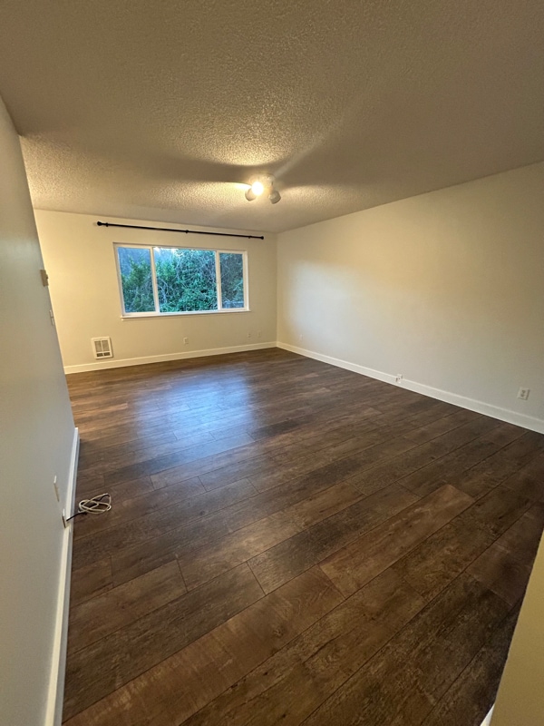 Photo - 740-750 W Powell Blvd