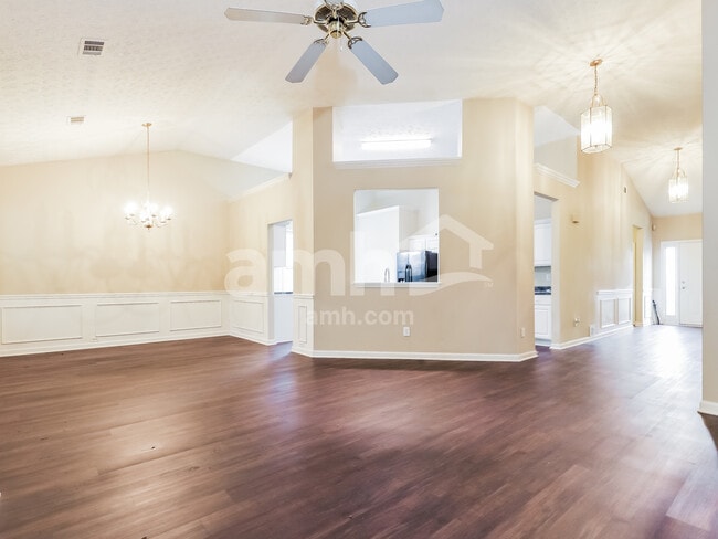 Photo - 412 Heathcliff Ct